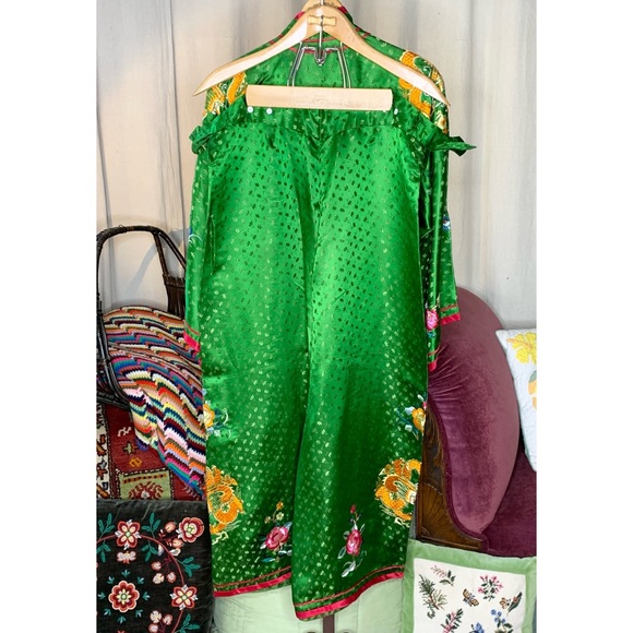 50s China Silk Embroidered Pajamas - Picture 3 of 16